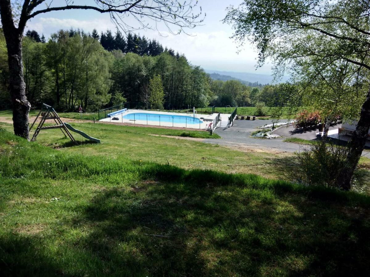 Camping Le Montbartoux Vollore-Ville Exterior photo